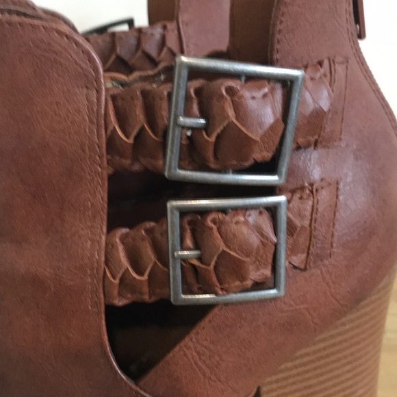 American Eagle Sander Braided heeled Booties brown cognac size 10 vegan - Picture 7 of 10